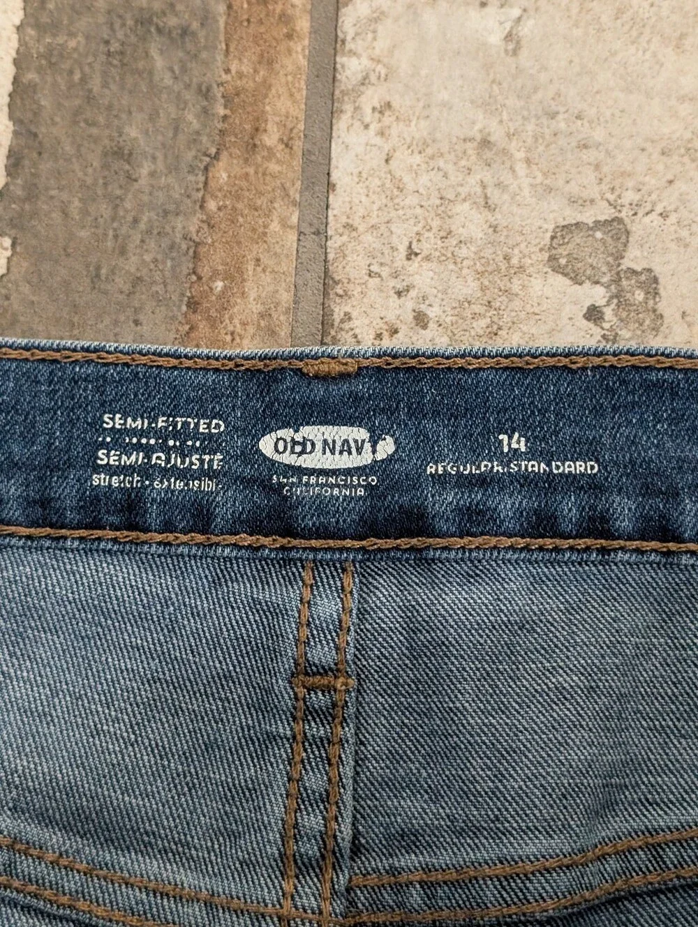 Old Navy Medium Wash Cuffed Stretch Denim Jean Shorts - Women's Size 14